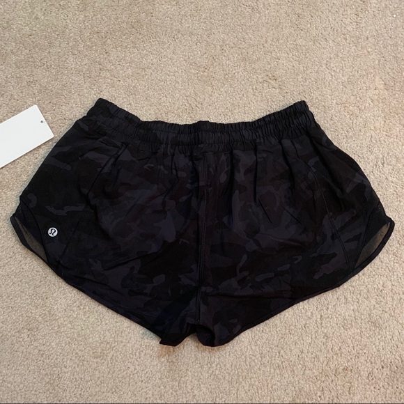 Lululemon Hotty Hot‎ Short *LR 2.5" incognito camo - Picture 2 of 13